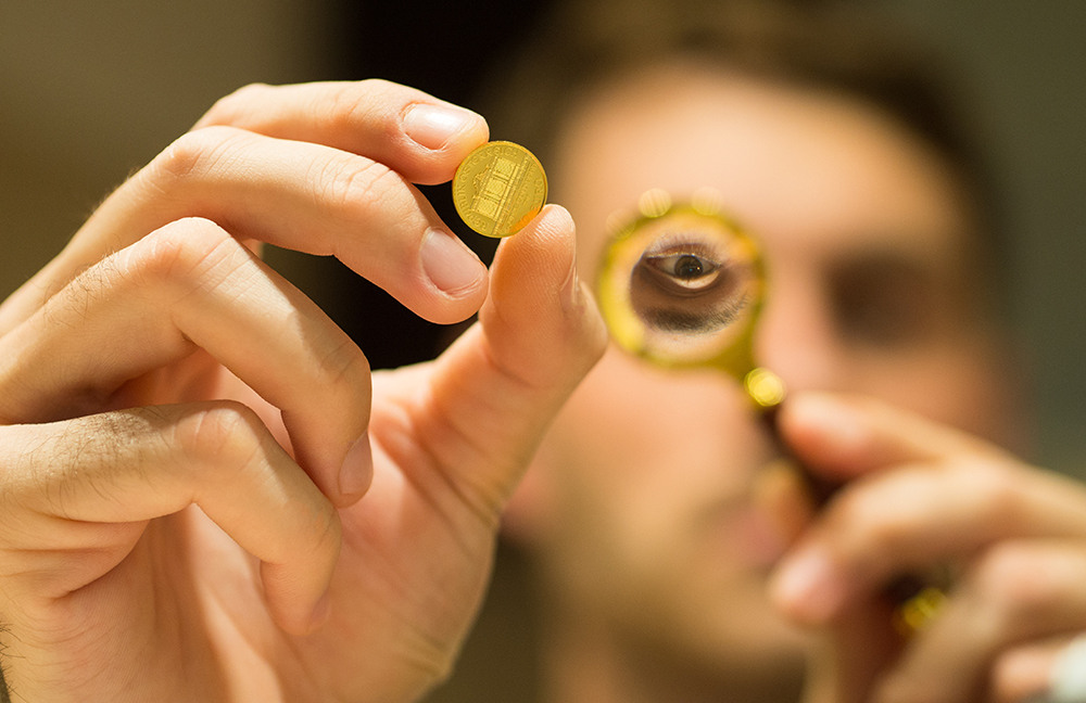 Checking gold at home